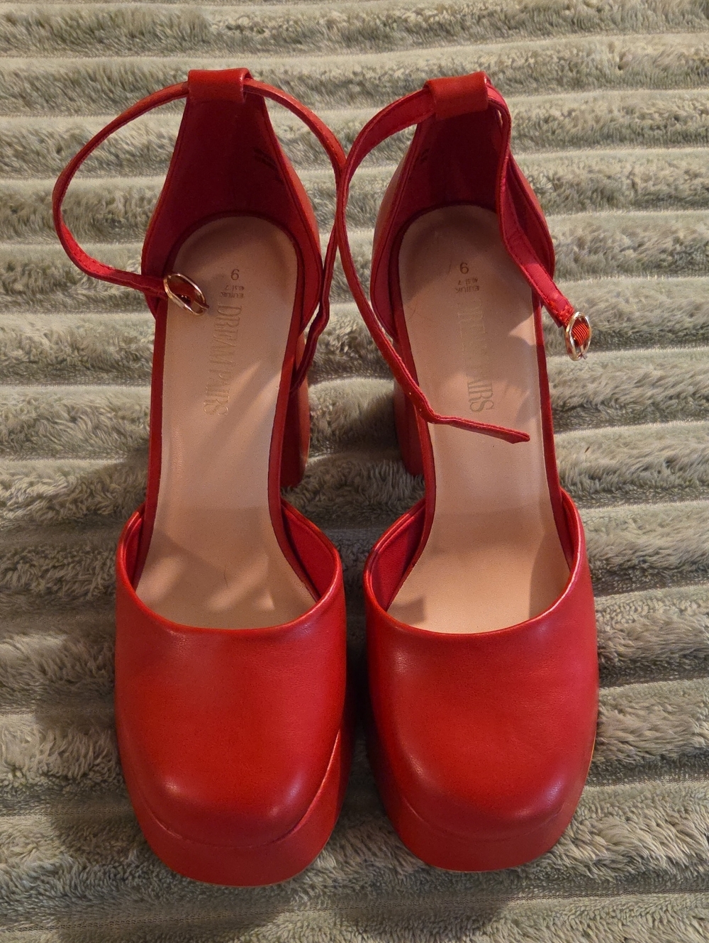 Dream Pairs Platform Block Heel Ankle-Strap Pumps - Red 9